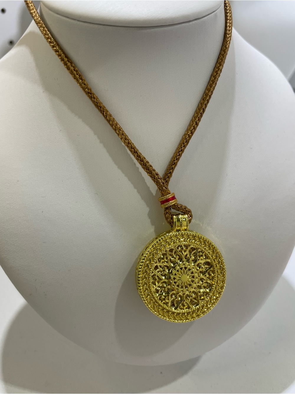 Gold Filigree Round Pendant Necklace
